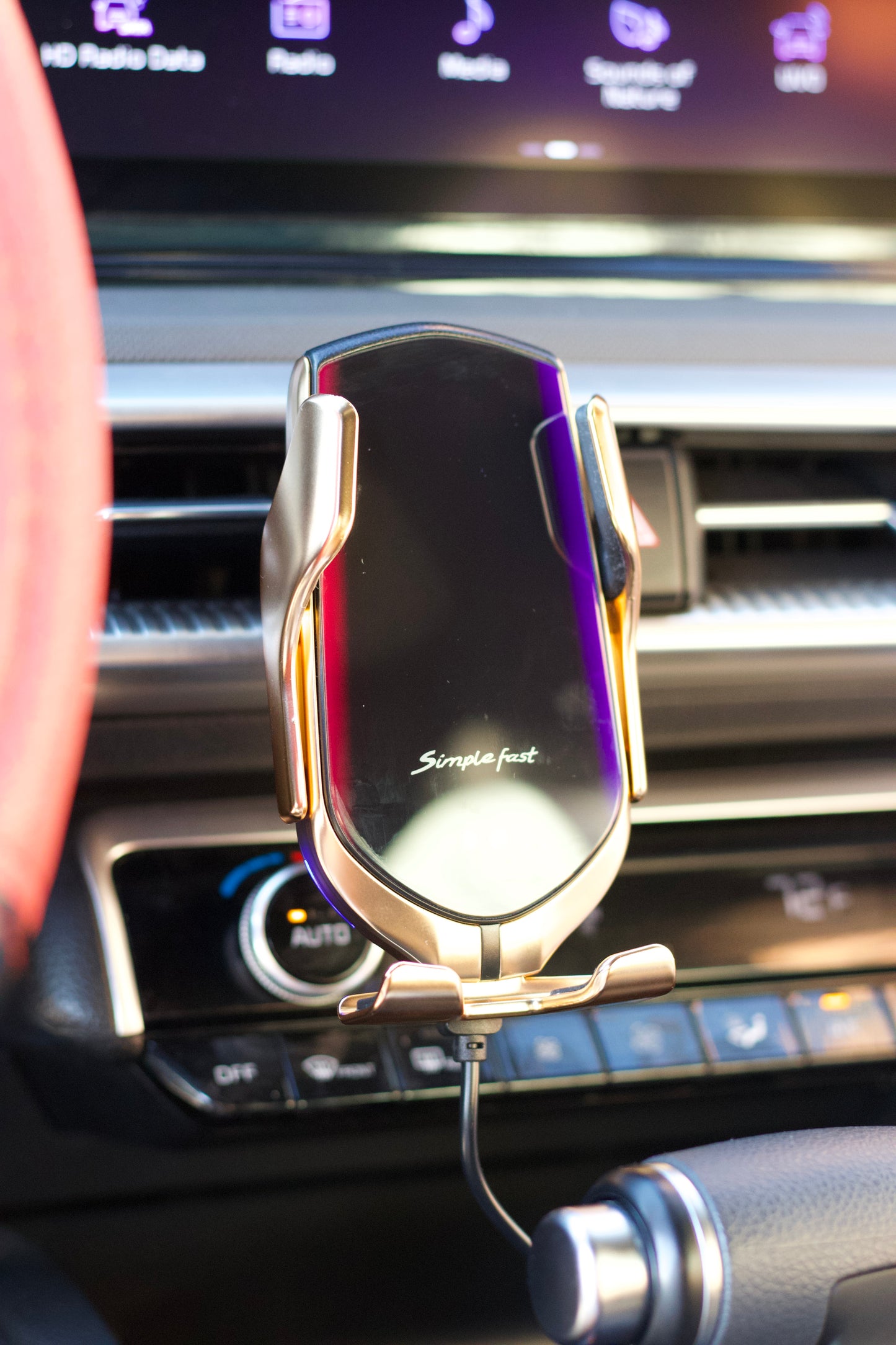 SnapDrive Wireless Car Mount – Auto-Clamp Fast Charger